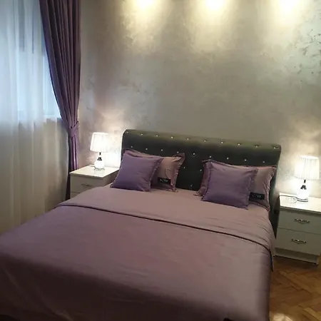 Elena Lux Appartement *