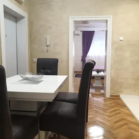 Appartement Elena Lux *