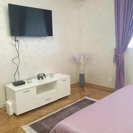 Elena Lux Apartment Belgrade